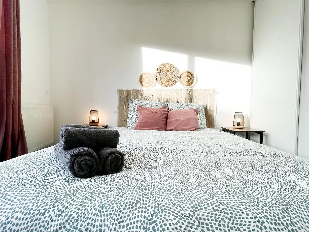Jacuzzi Au Cocon Brestois Apartment  Brest