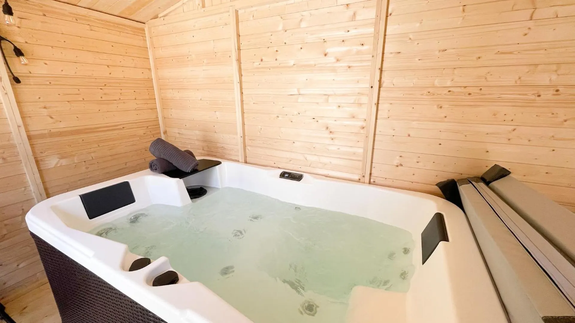 Jacuzzi Au Cocon Brestois Apartment